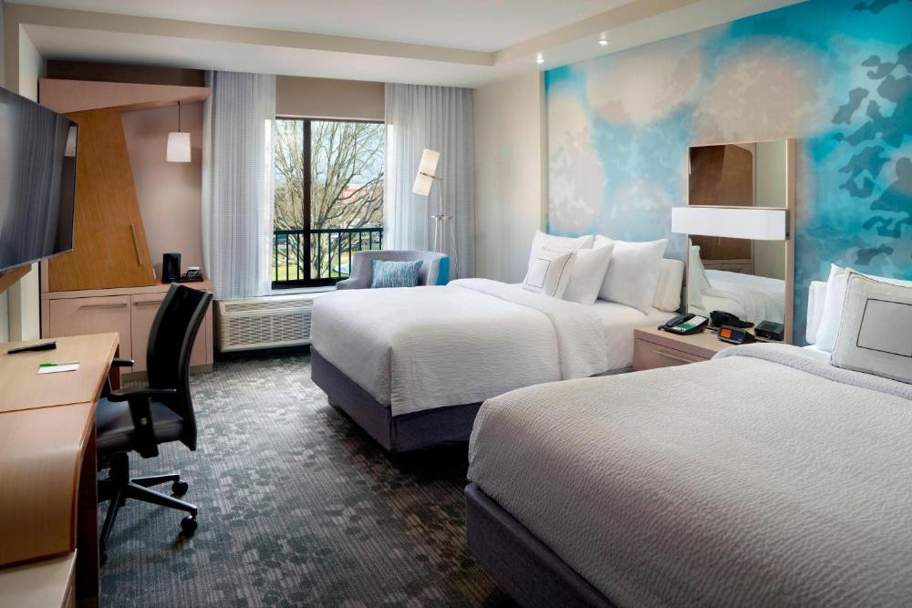 Queen Room interior